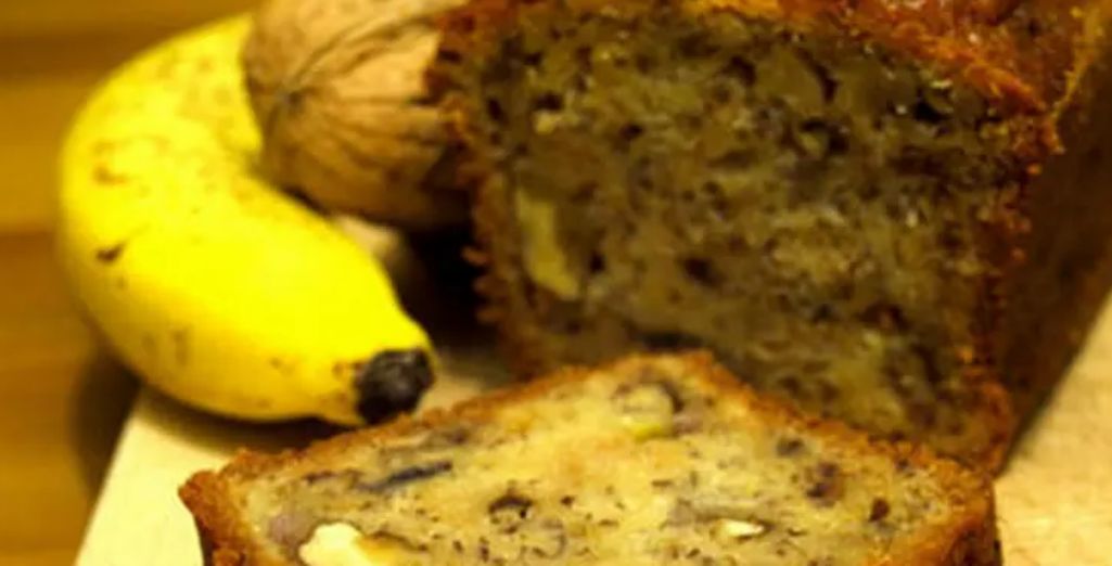 Gâteau aux bananes, noix et combava